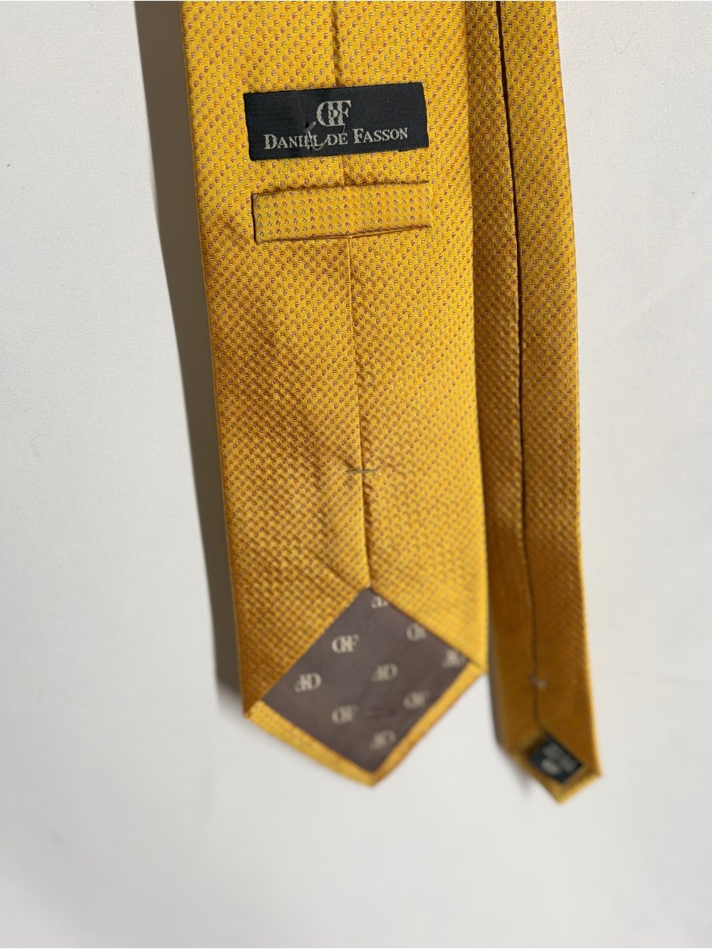 Classic Solid Yellow Men's Tie - Picture 3 of 6